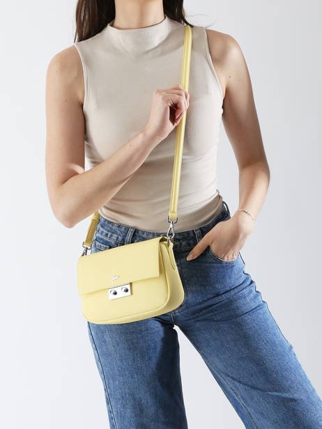 Sac Bandoulière Daily City Lacoste Jaune daily city NF4757DZ vue secondaire 1